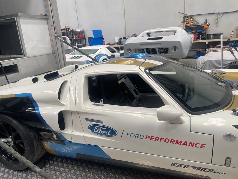 Finished GT40 in cream with gold accents, side profile
